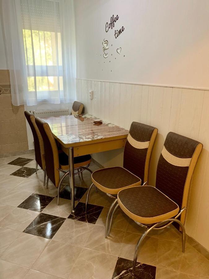 Anita Apartman Hajdúszoboszló Εξωτερικό φωτογραφία